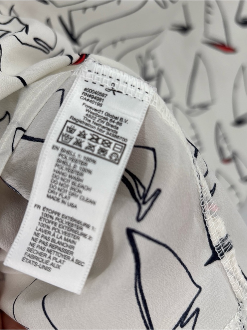 Sz XL plus sizes Forever 21 Navy and White Sailboat Print Blouse broken button - Picture 13 of 16